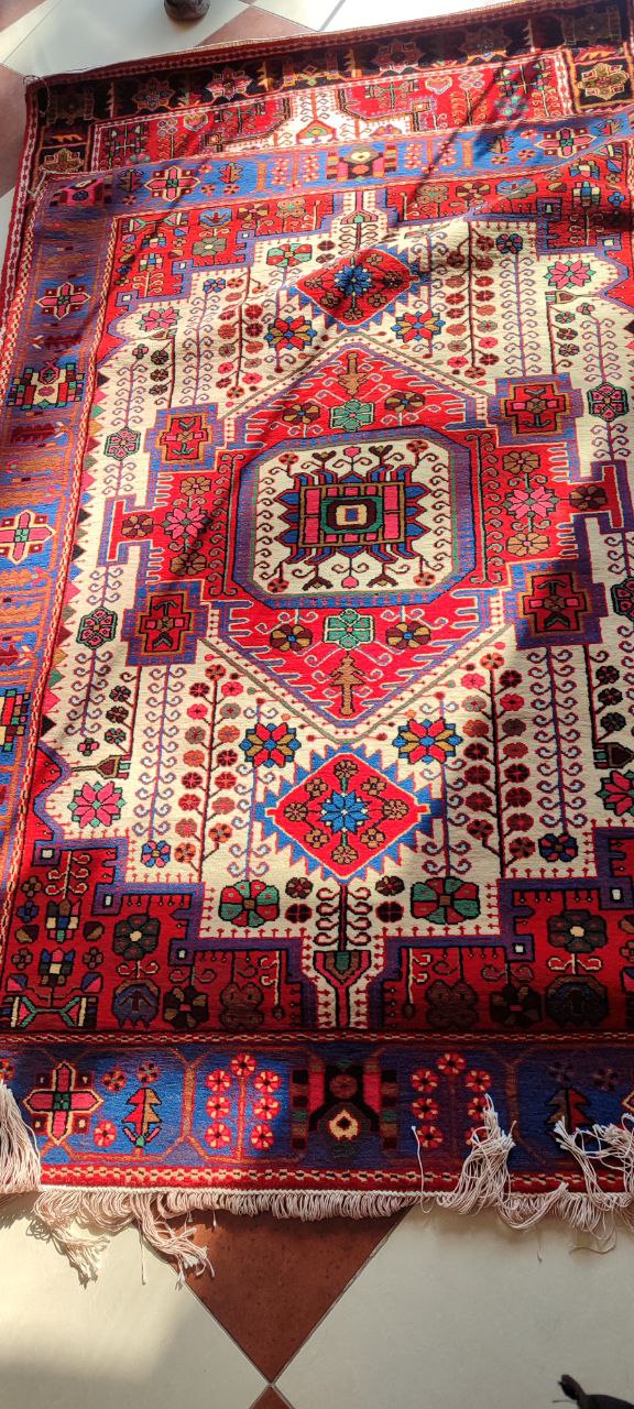 فرش دست بافت نهاوند