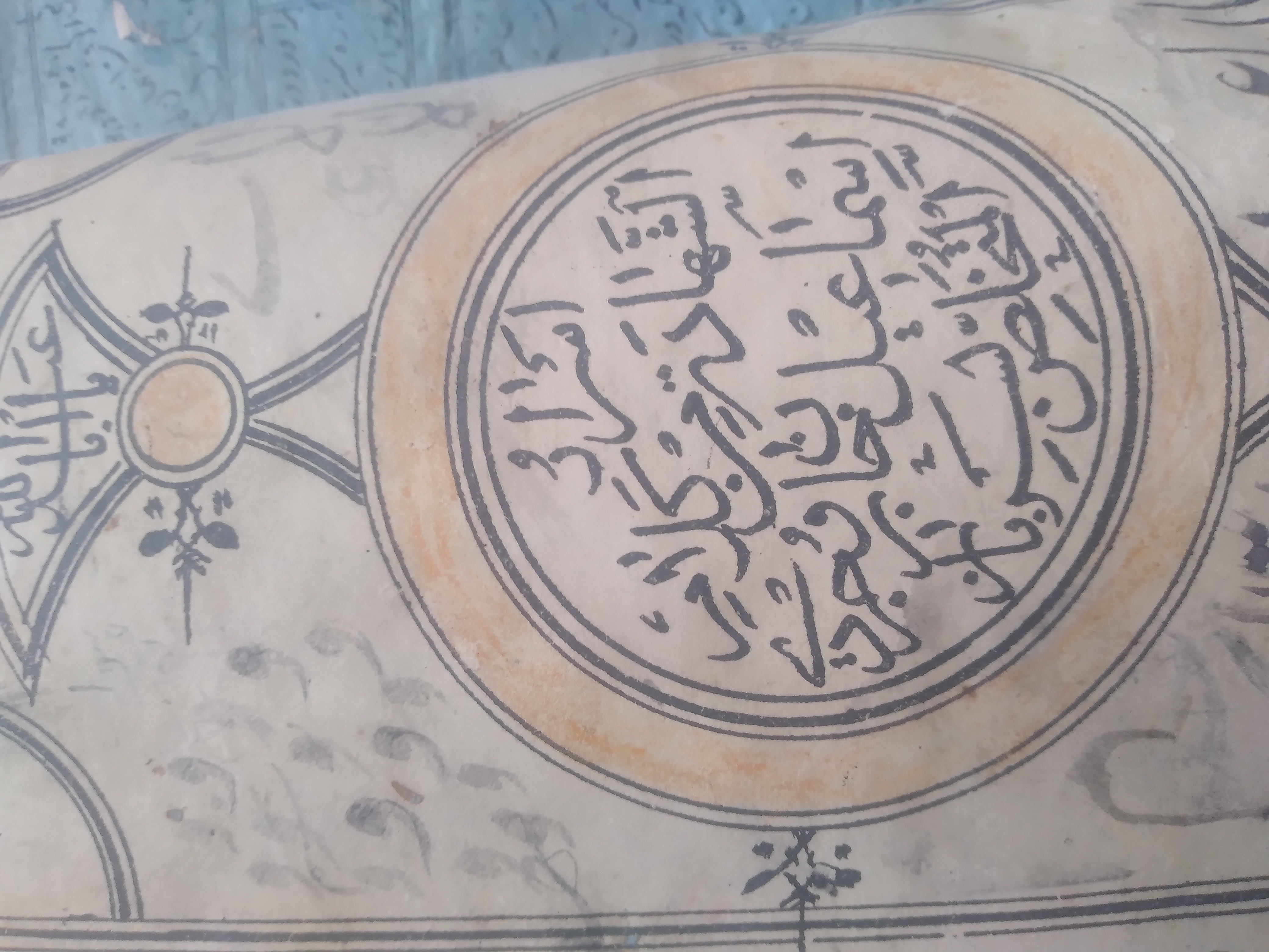 تعدادی کتاب قدیمی ونایاب