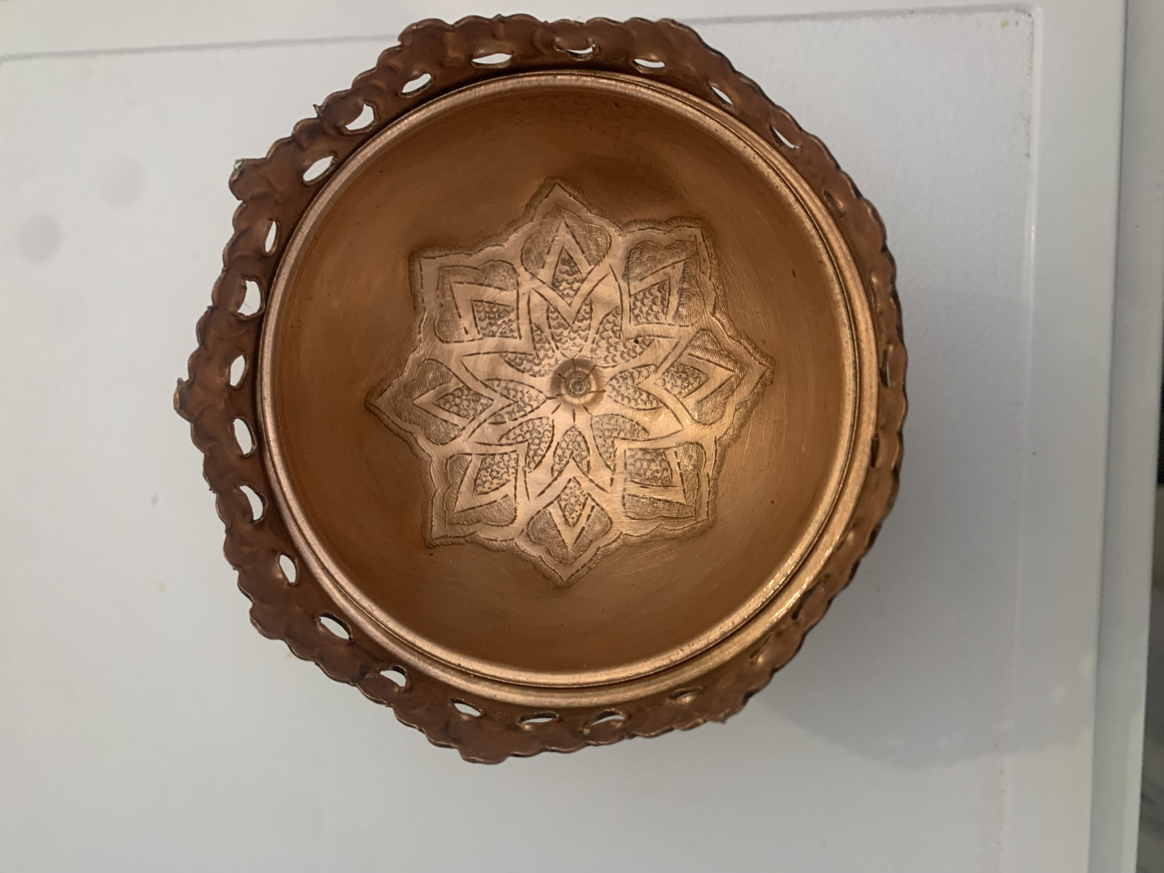 آجیل خوری فیروزه کوبی