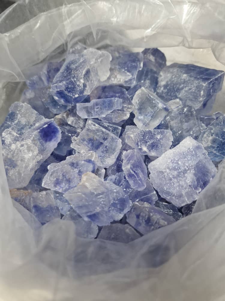 نمک معدنی صورتی و آبی