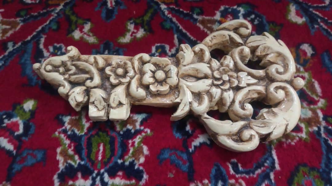 میز منبت کاری شده با چوب گردو
