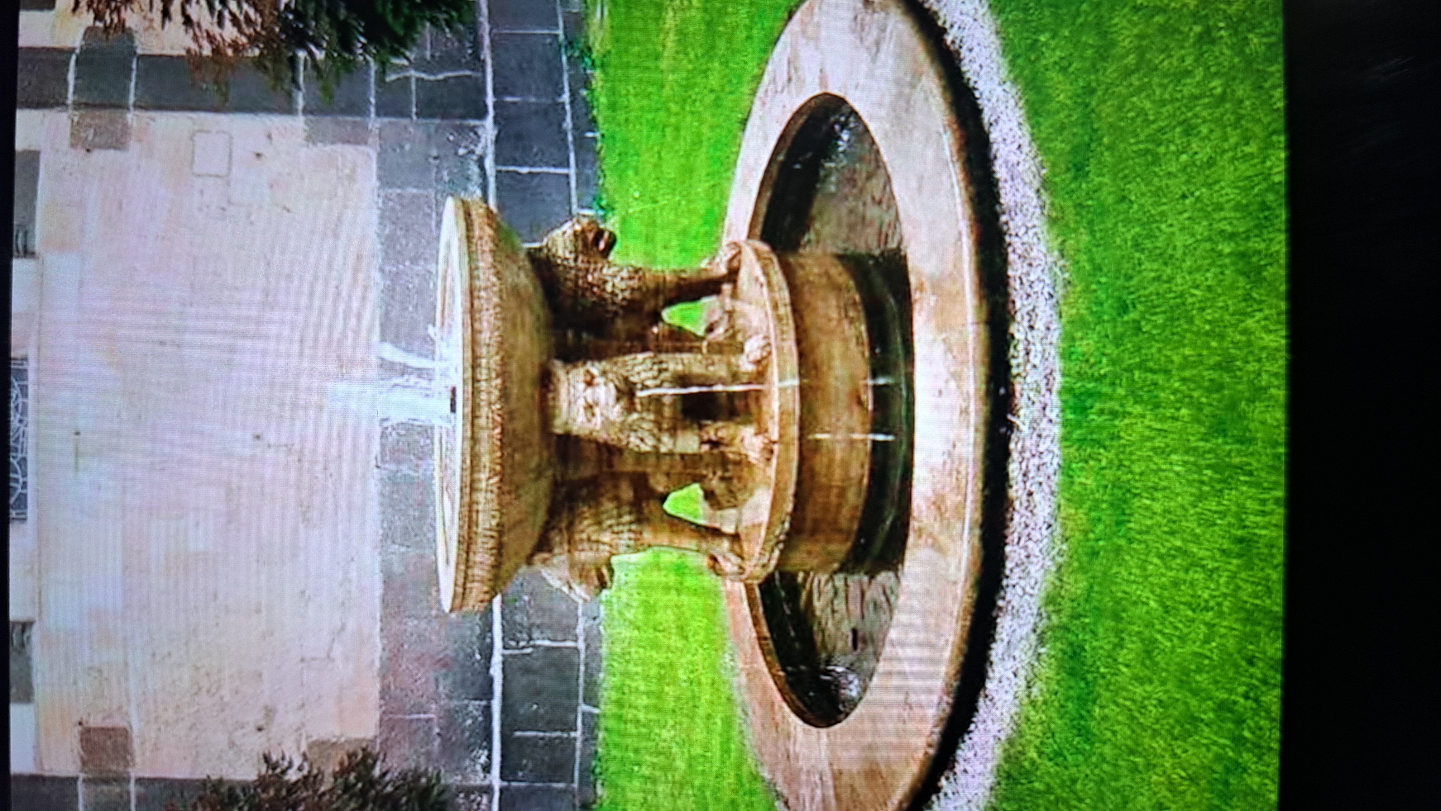 آبنما سنگی 