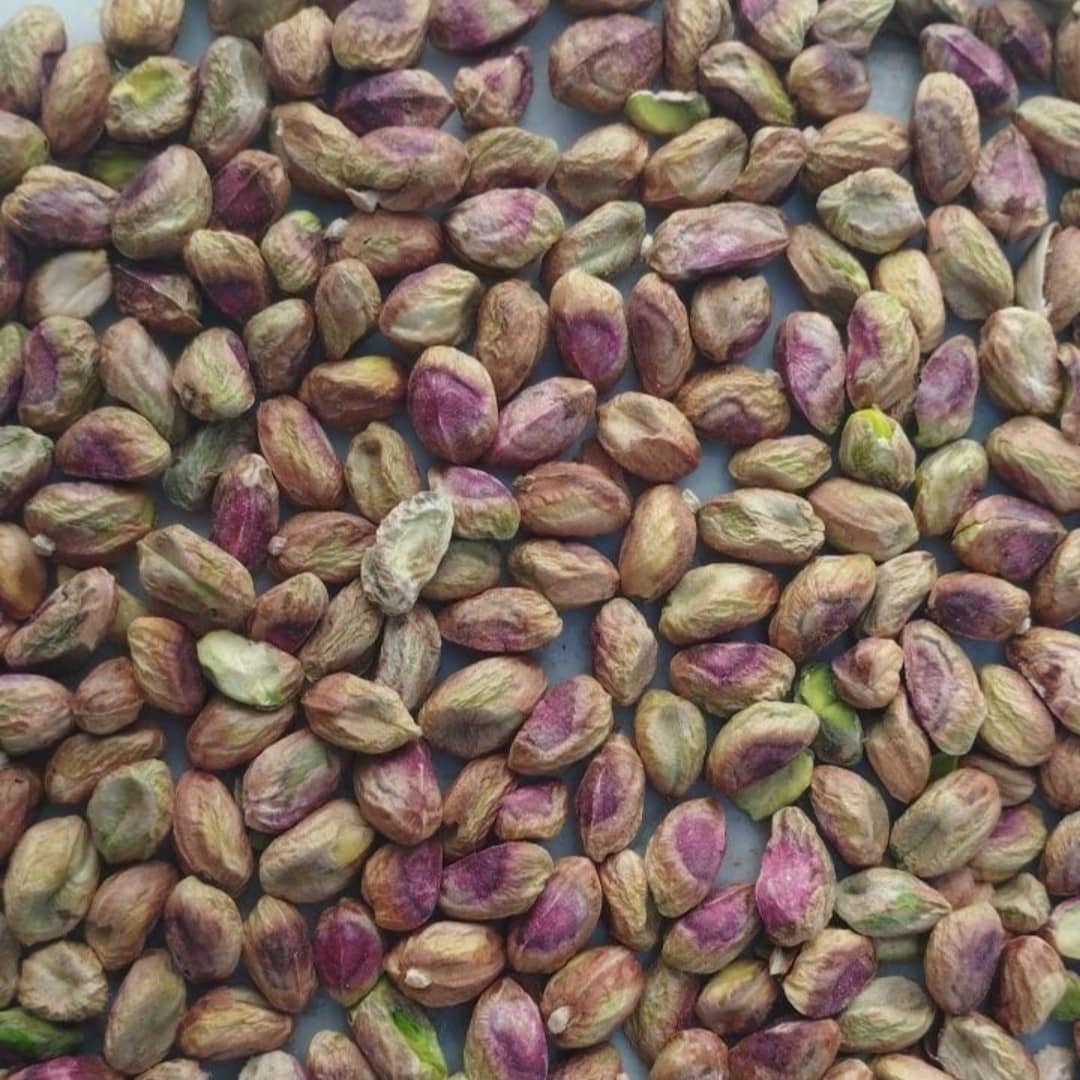 فروشنده خشكبار (پسته )