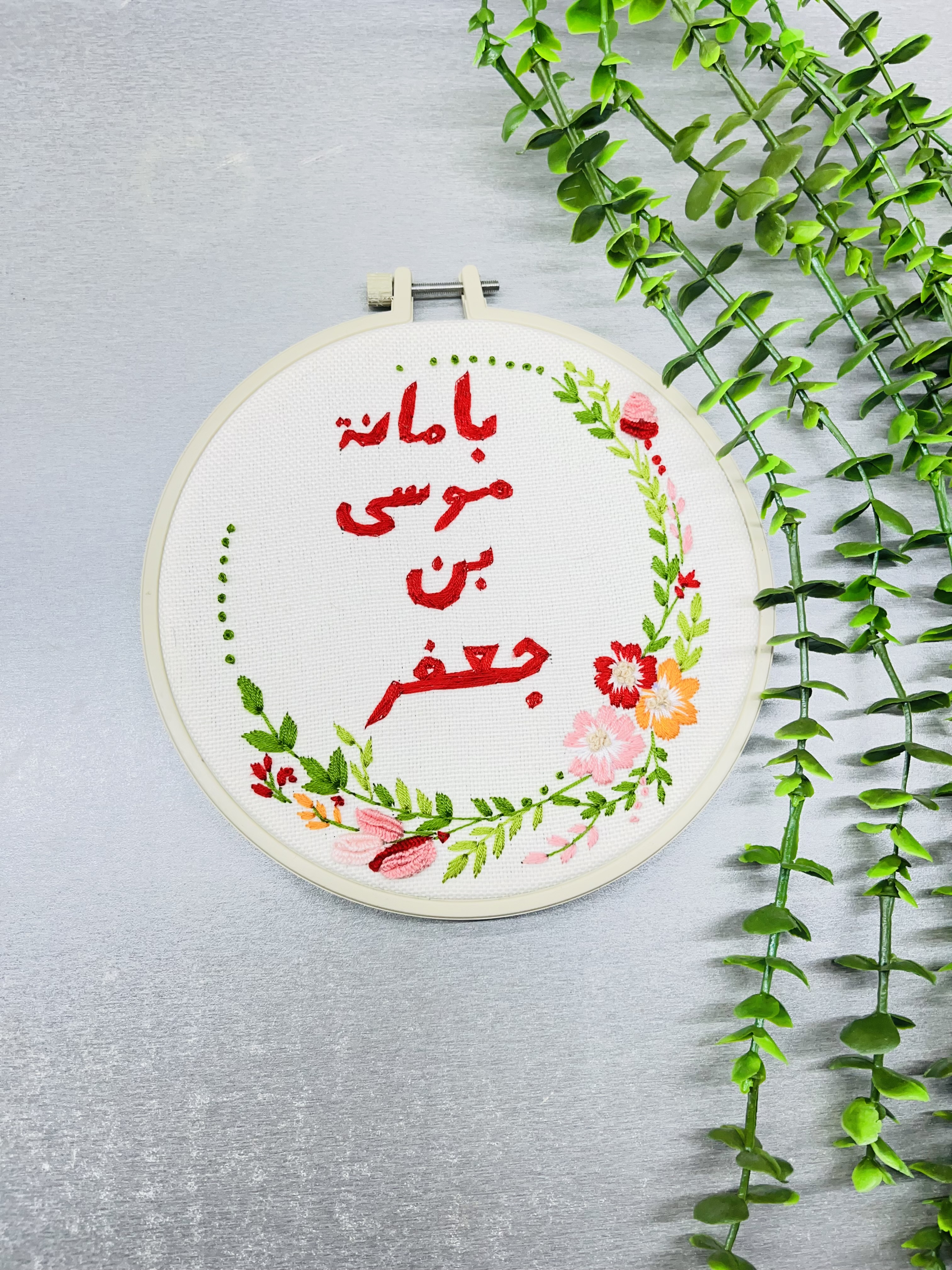 دیوارکوب گلدوزی 