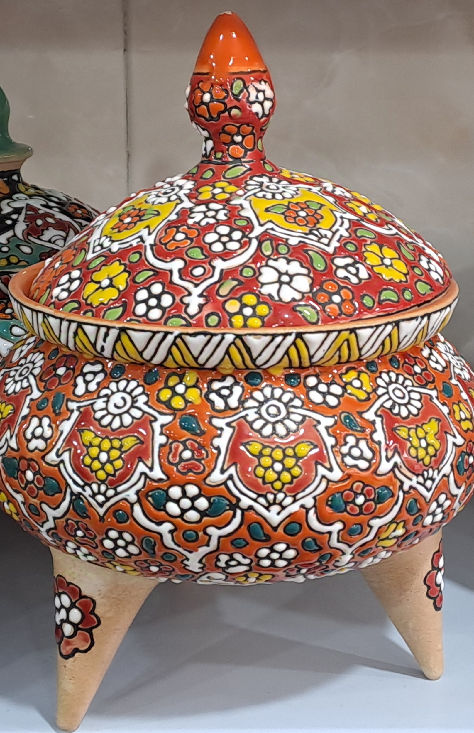 شیرینی خوری با اصالت 