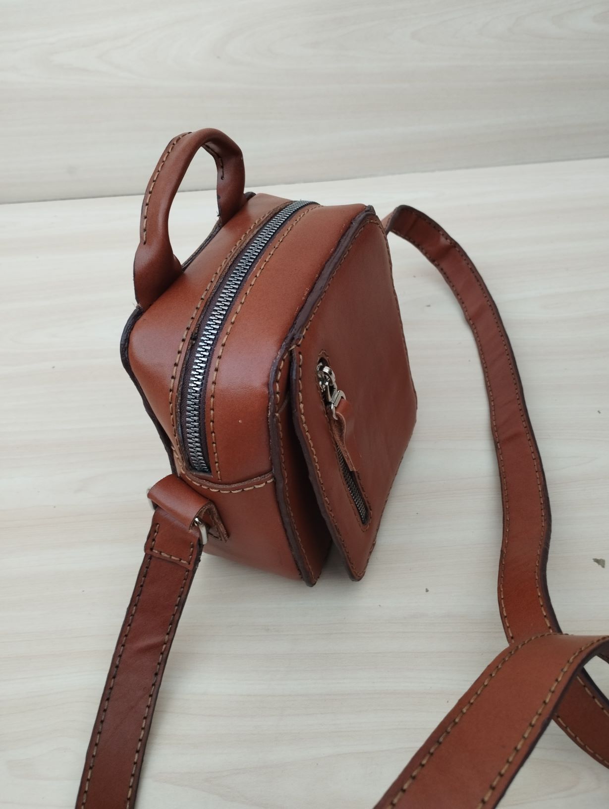 چرم دست دوز