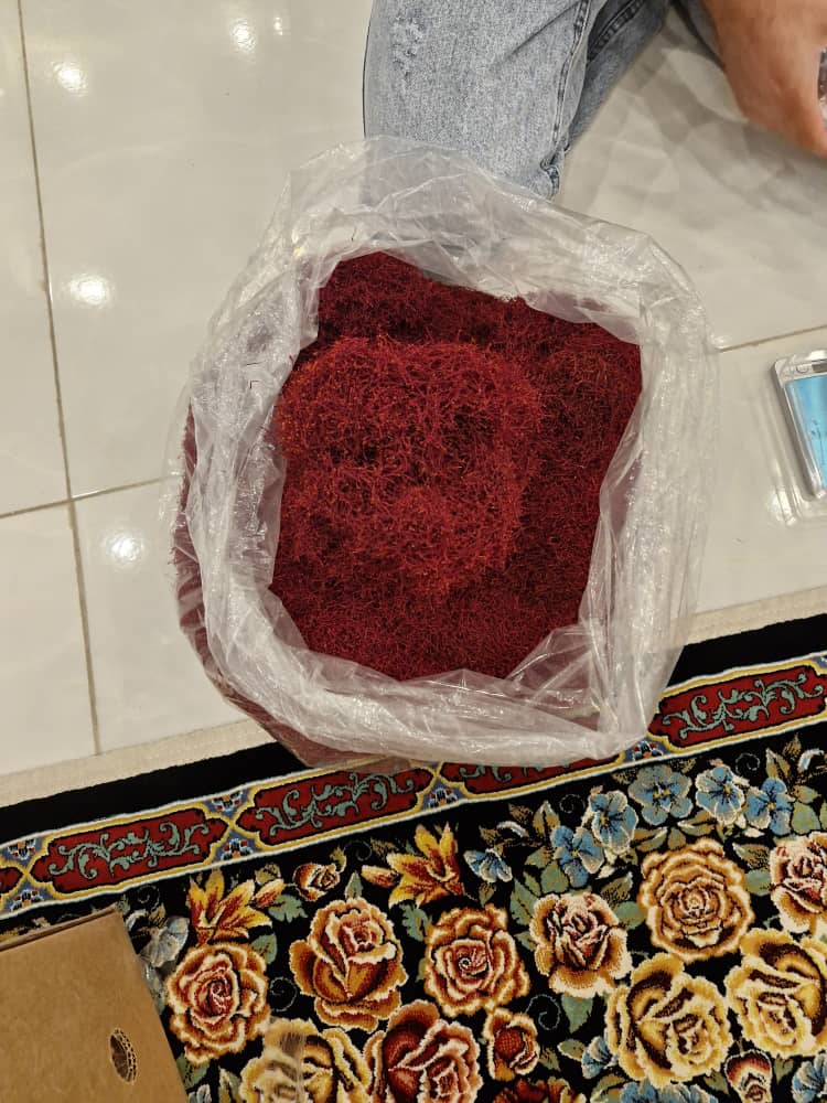 زعفران نگین سنتی خشک