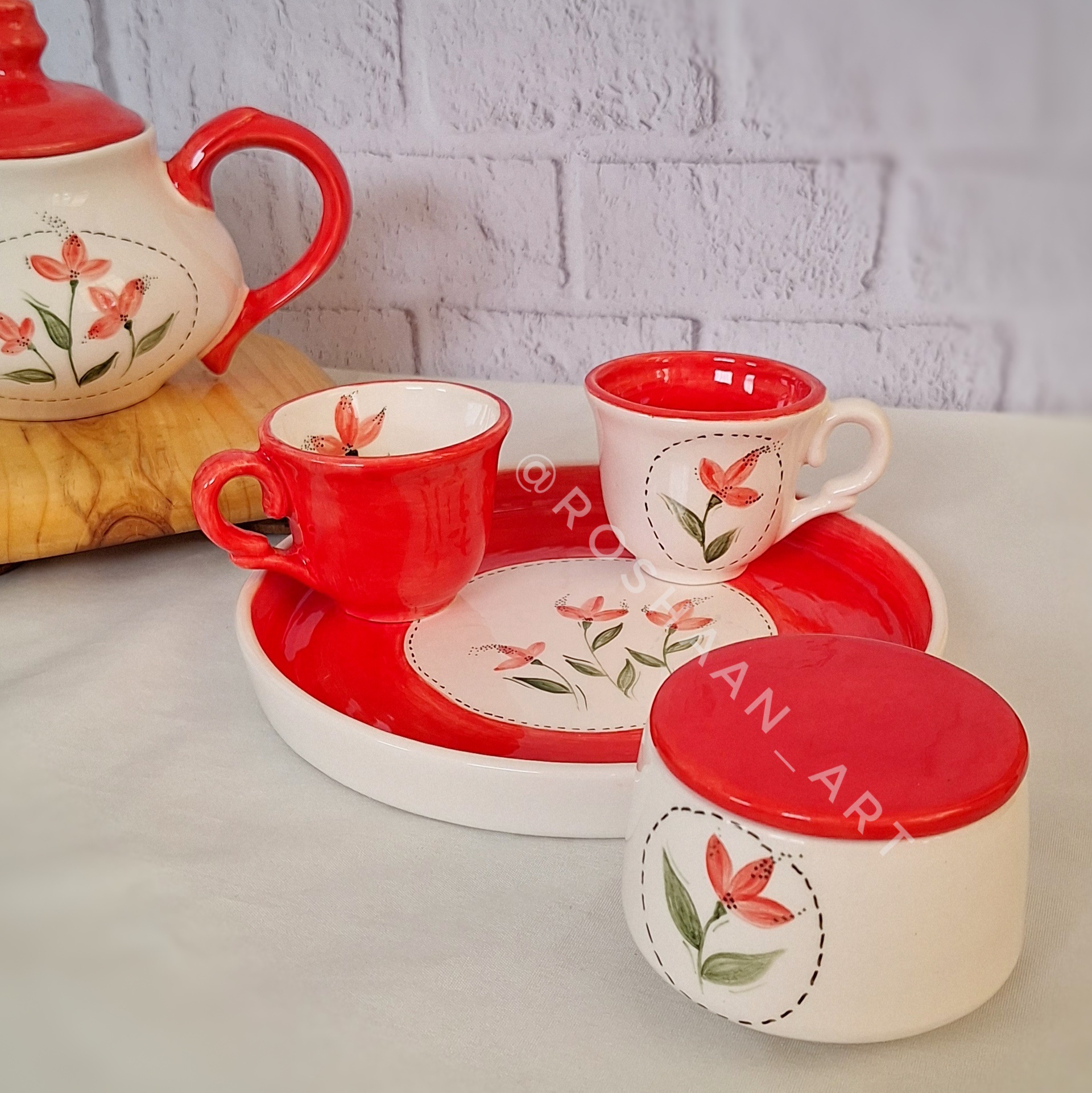 سرویس چایخوری سرامیکی گل قرمزی 