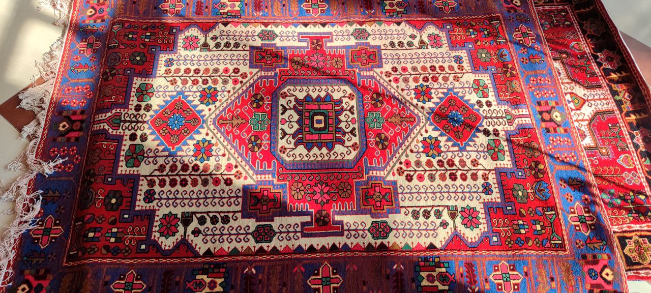 فرش دست بافت نهاوند