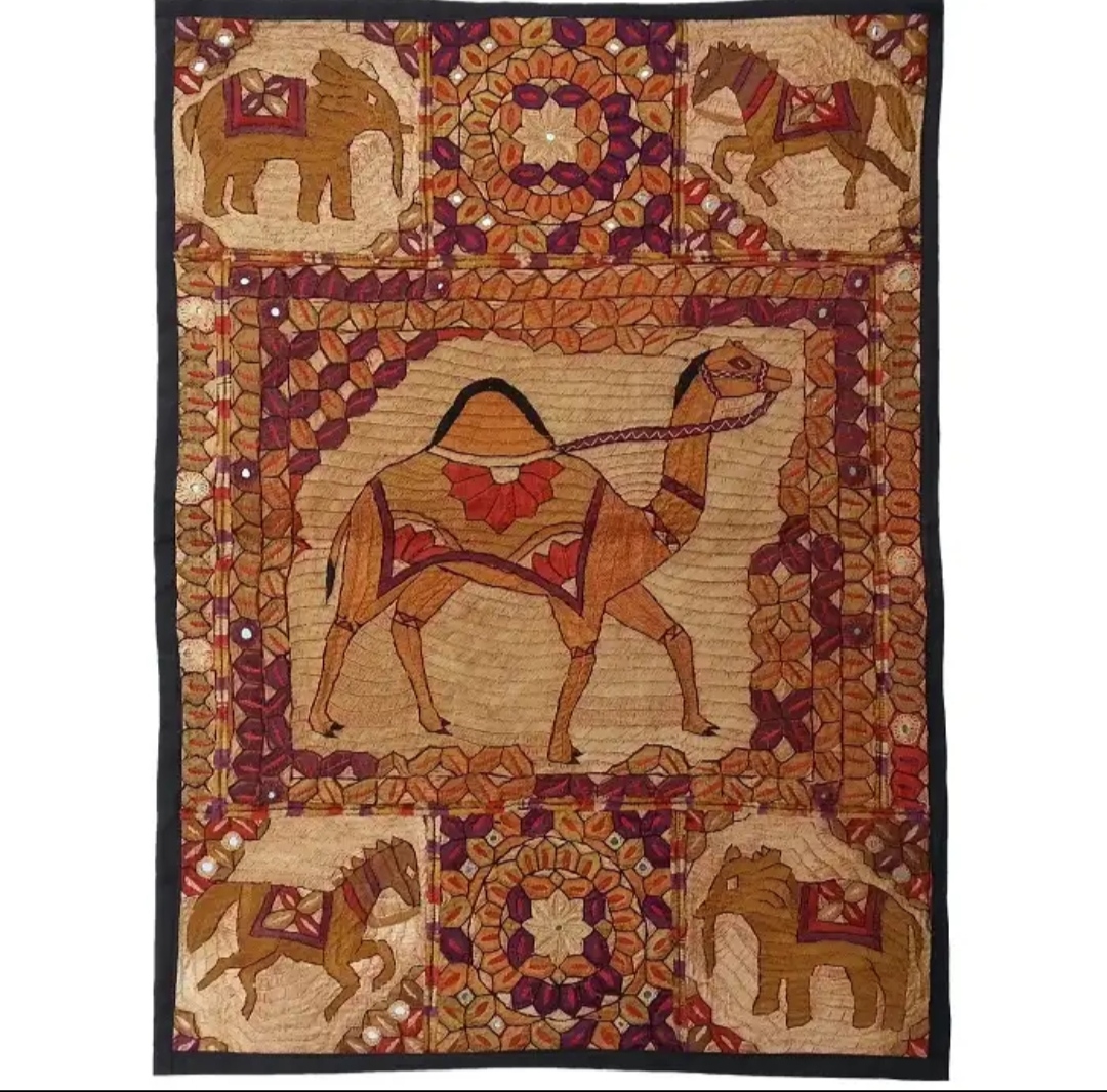 رومیزی سوزن دوزی شده