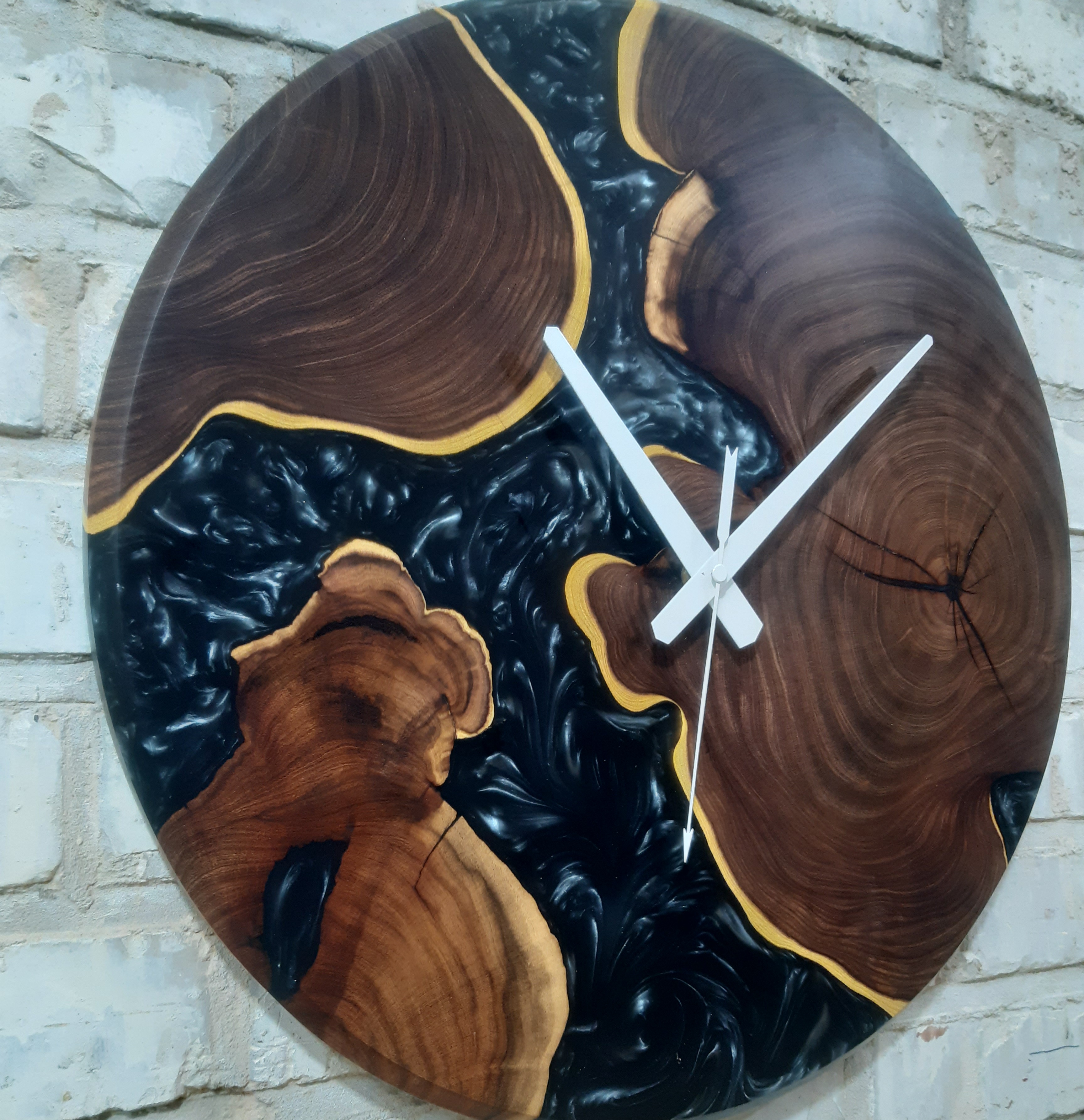 ساعت چوب و رزین