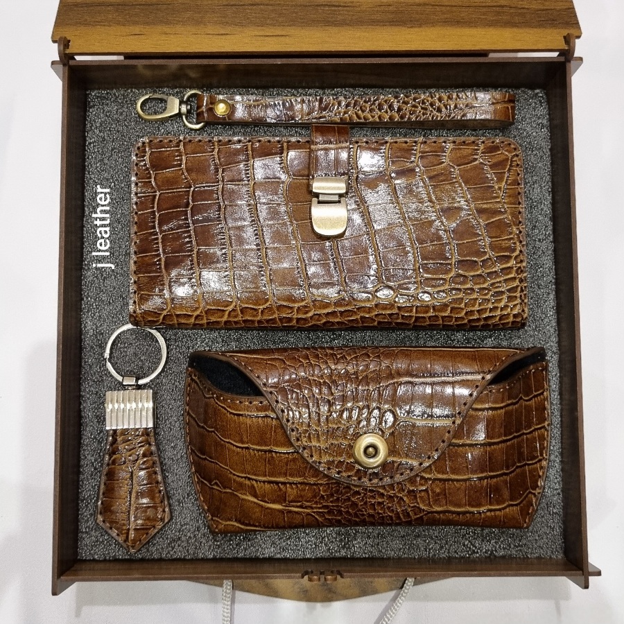 محصولات چرم طبیعی گاوی اعلای تبریز