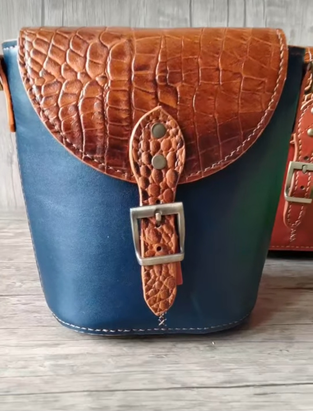صنابع دستی چرم به سفارش شما
