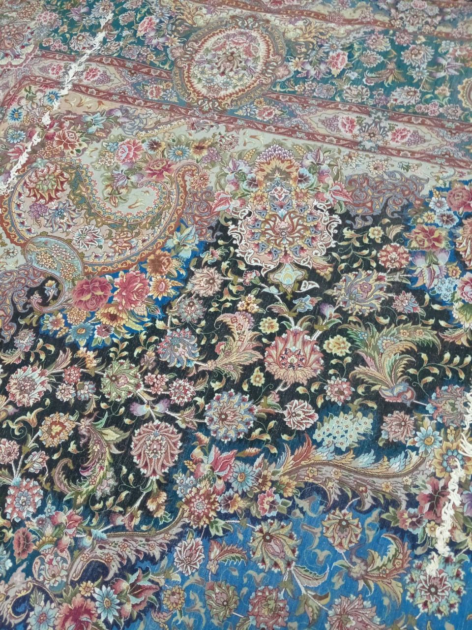 فرش دستبافت ابریشم 24 متری گل و بوته 