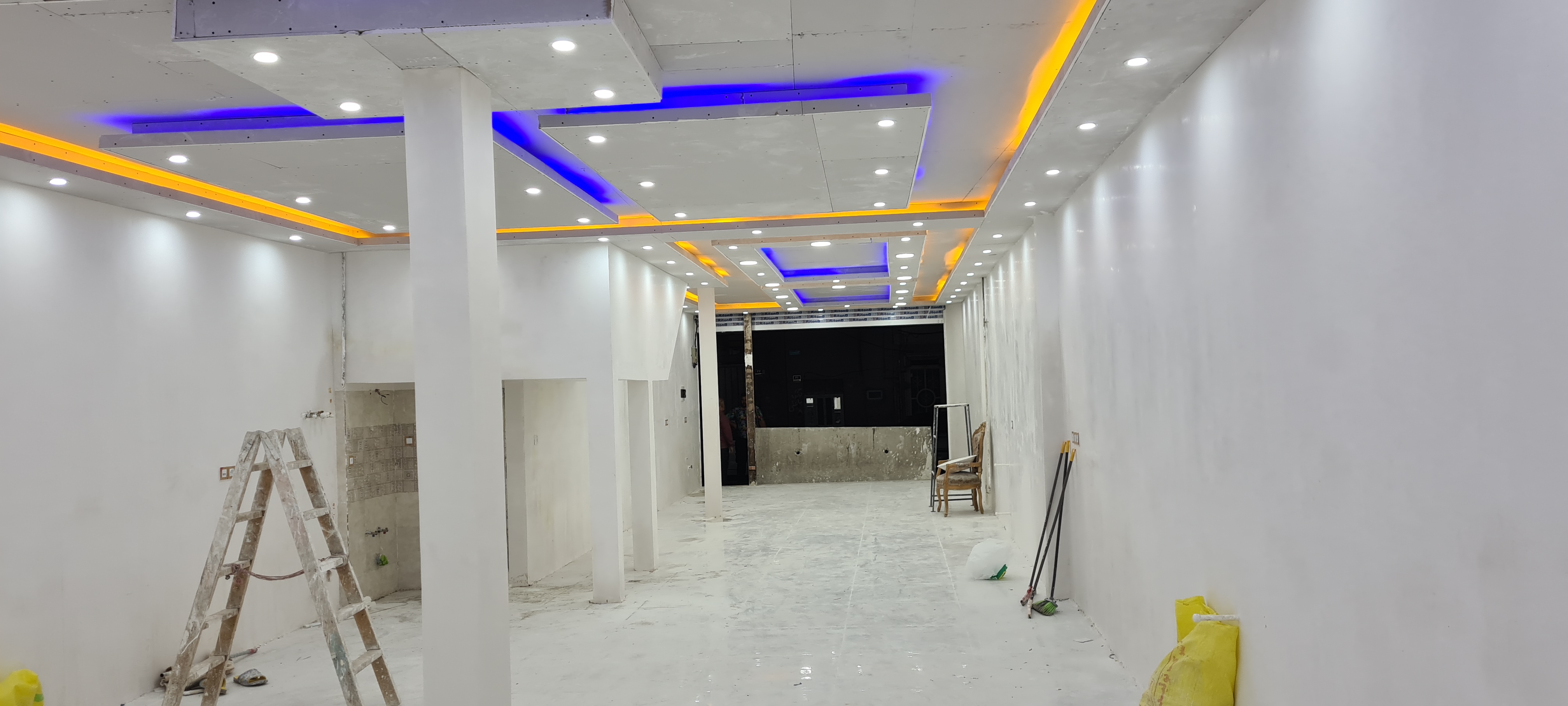 ساختمان تجاری مسکونی