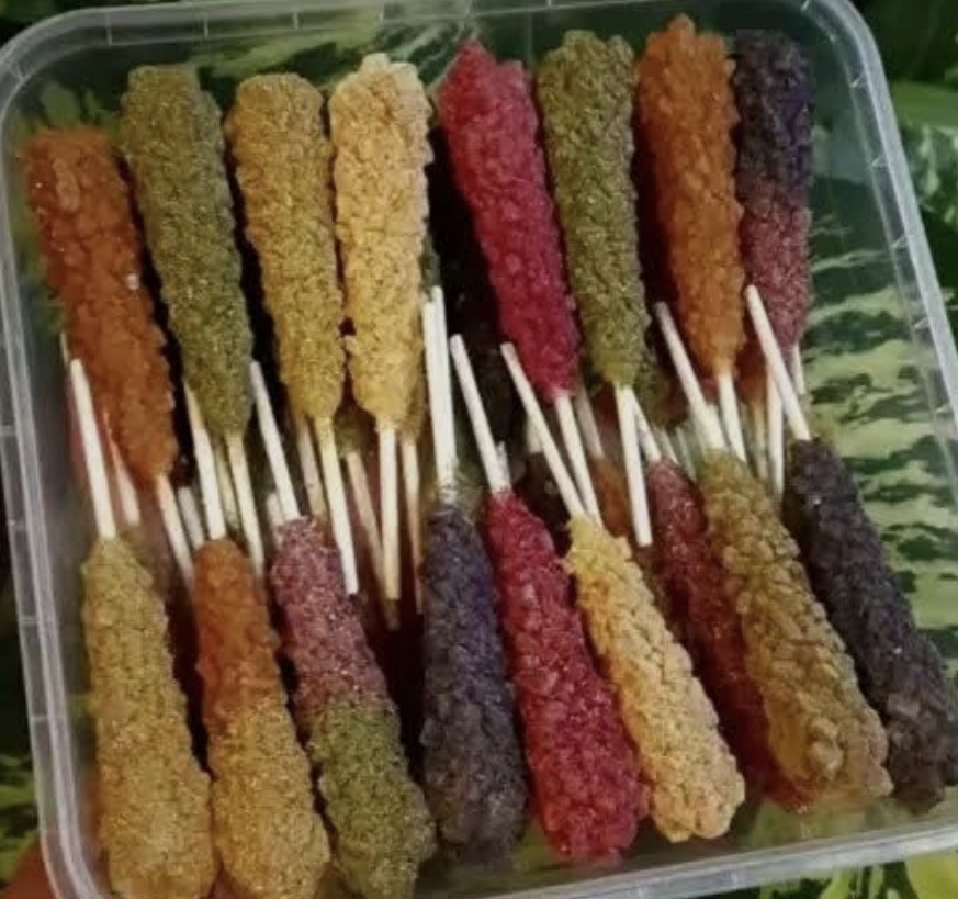 نبات شاخه ای گیاهی ( حلوى عشبية )