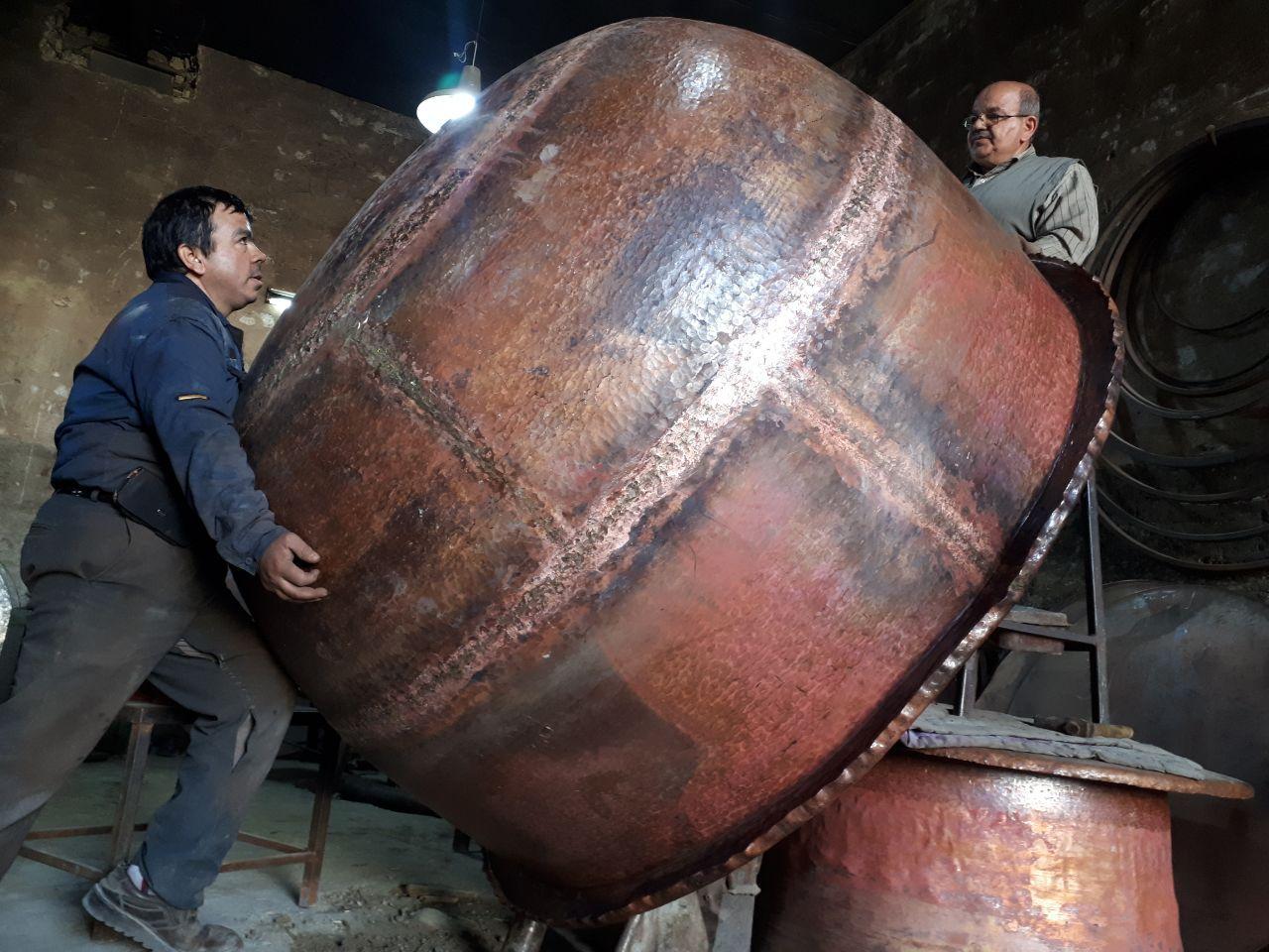 دیگ مسی .copper pot