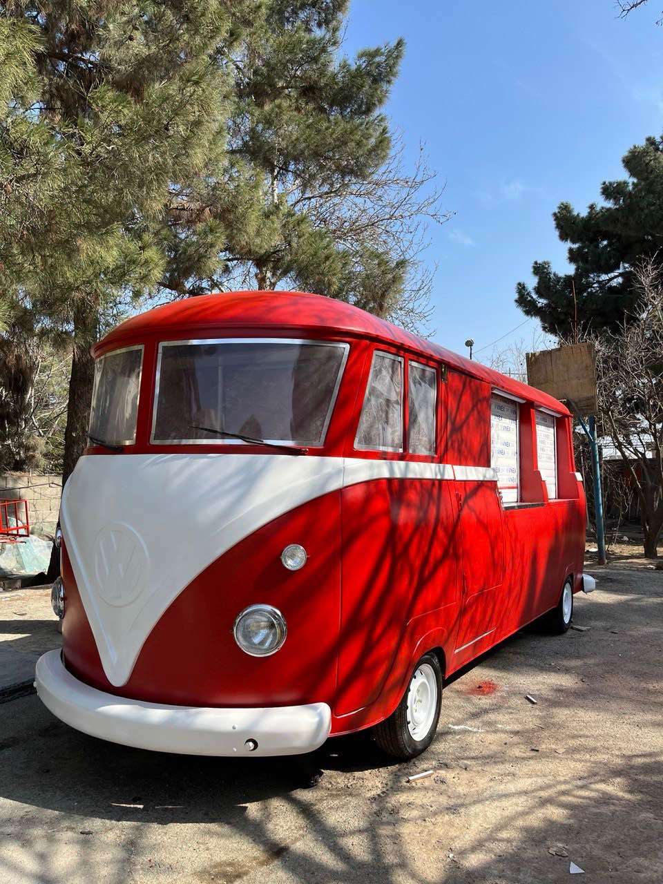 Fixed and mobile kiosks