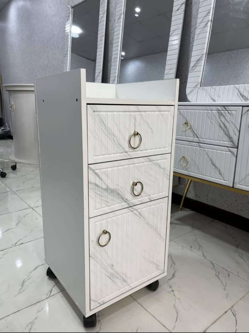 فروش انواع تجهیزات آرایشگاهی 