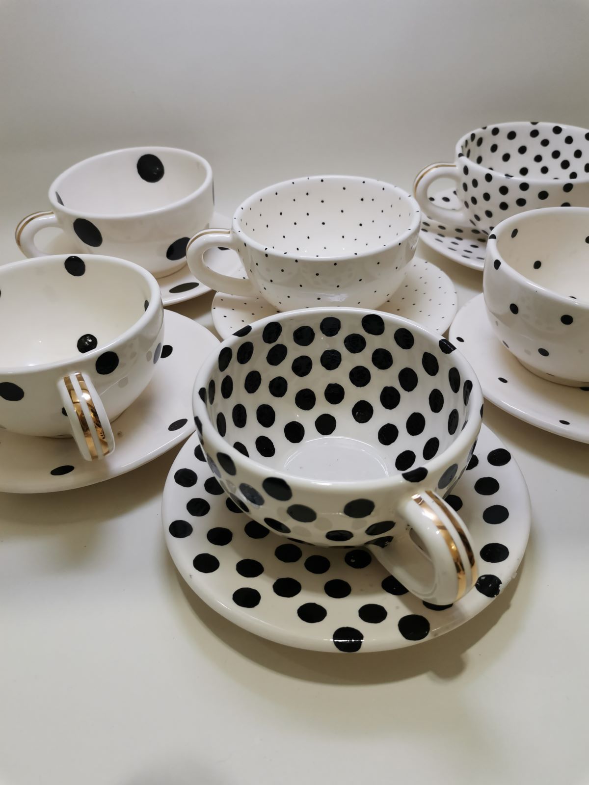 تولید انواع ظروف سرامیکی هنری دست ساز