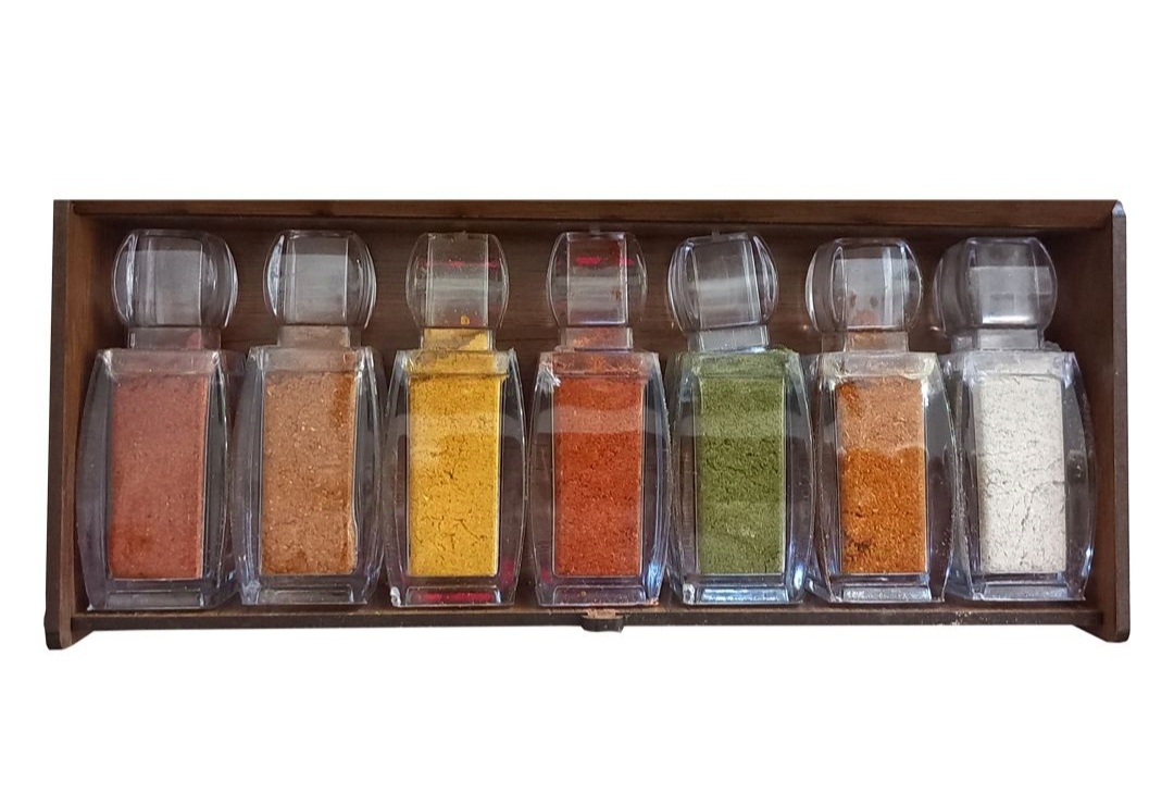 زعفران و صنایع دستی و ادویه و عرقیجات