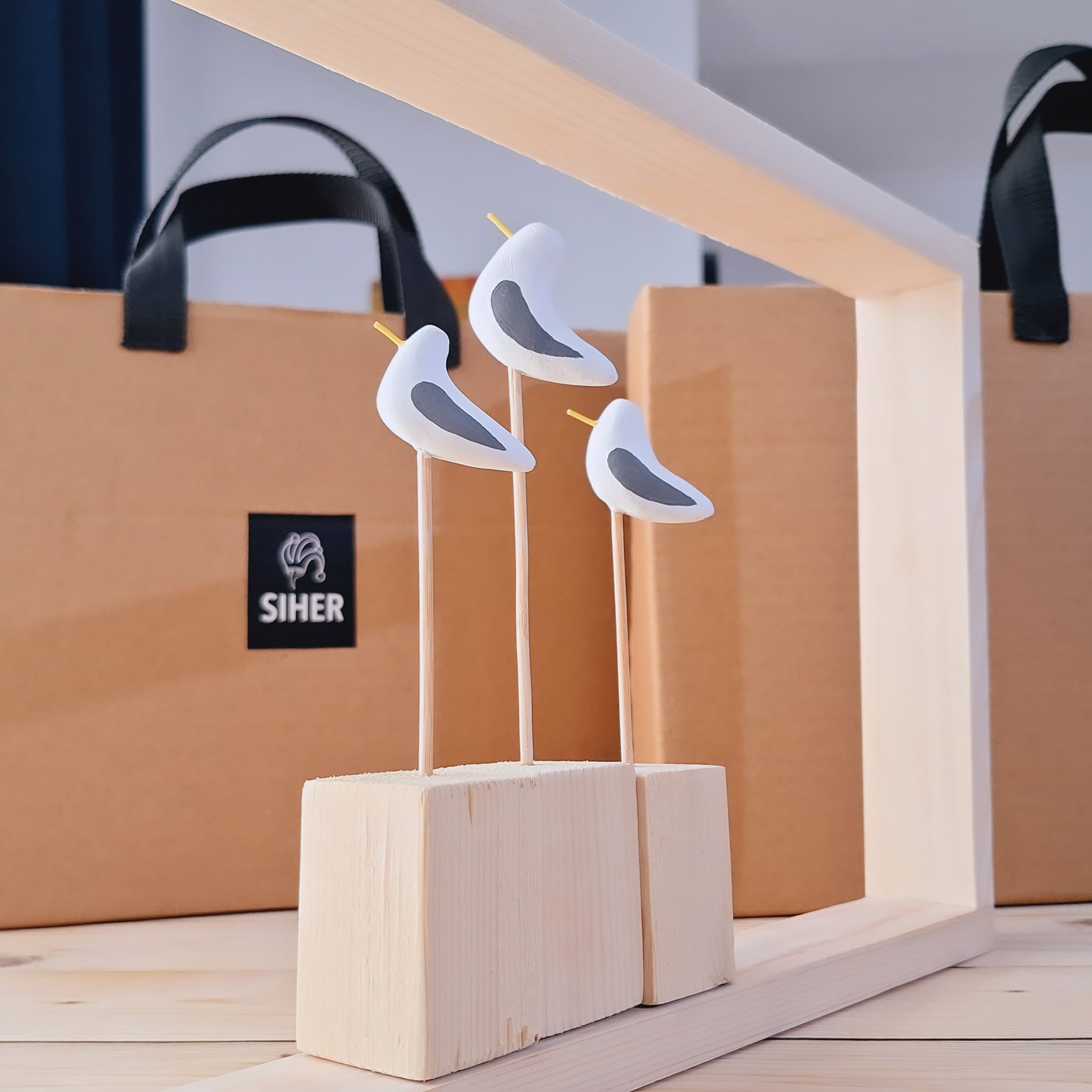 مجسمه های دکوراتیو رومیزی