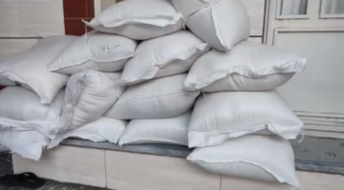 چای برنج بادام کلوچه اصل لاهیجان