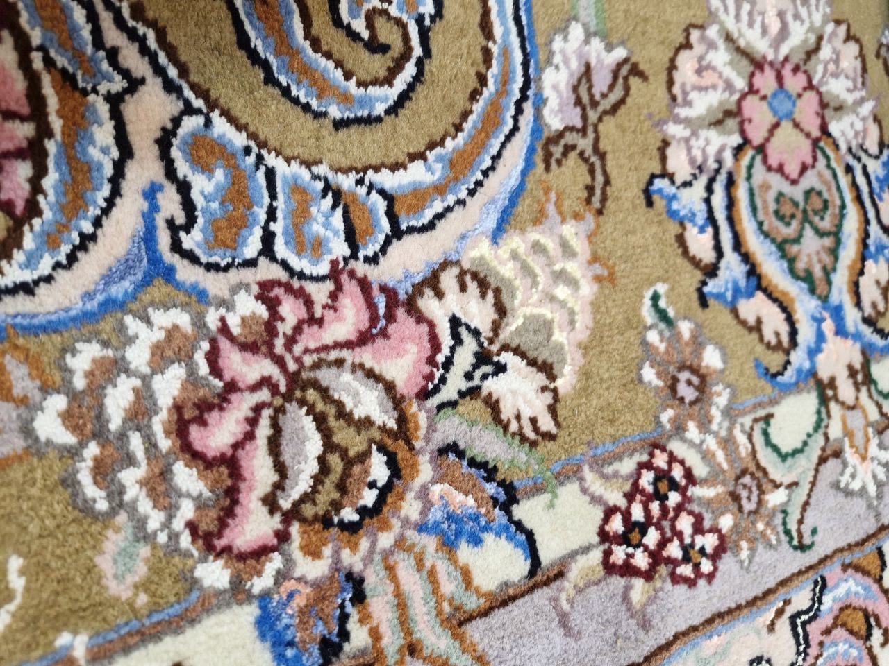 فروش انواع فرش دستباف وابریشم