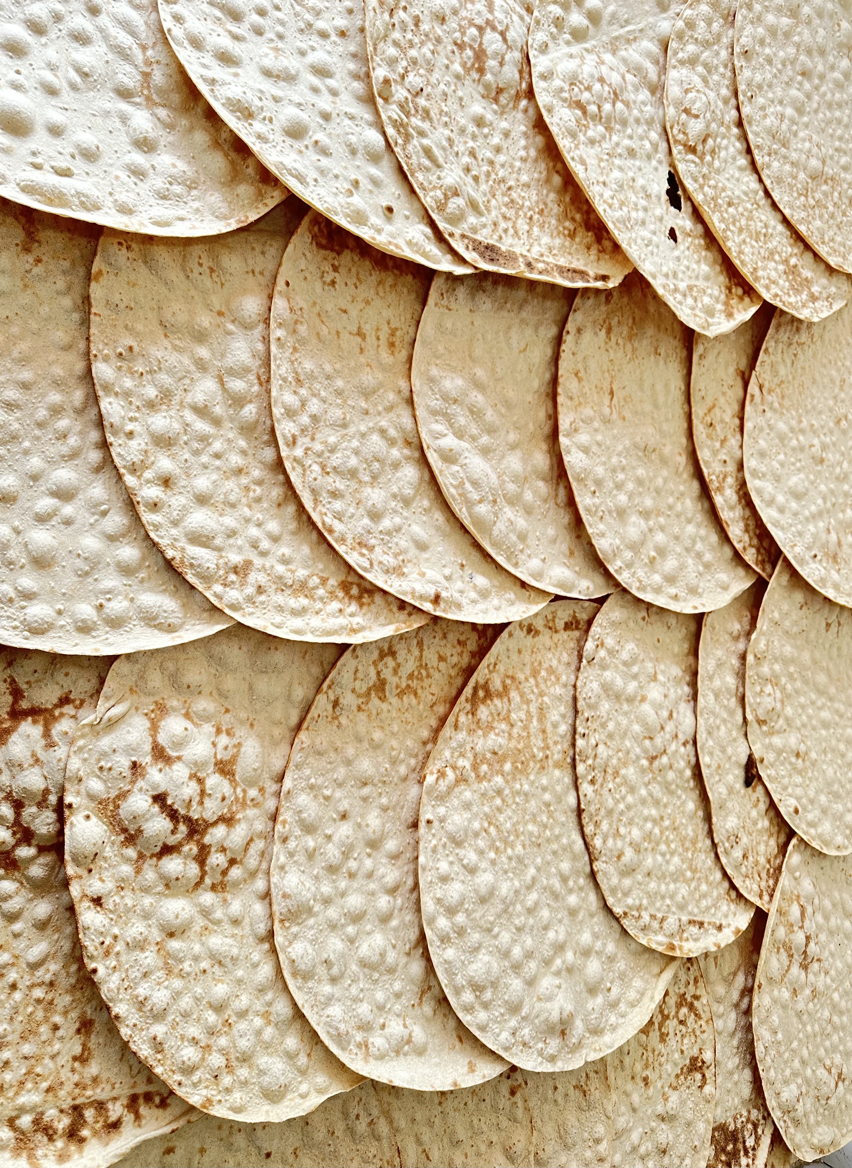 عطر گندم نان سنتی آب دوغ خیاری