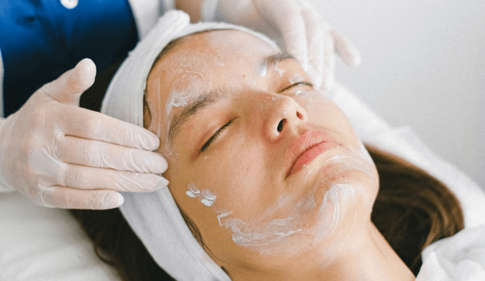خدمات فیشیال و ماساژ