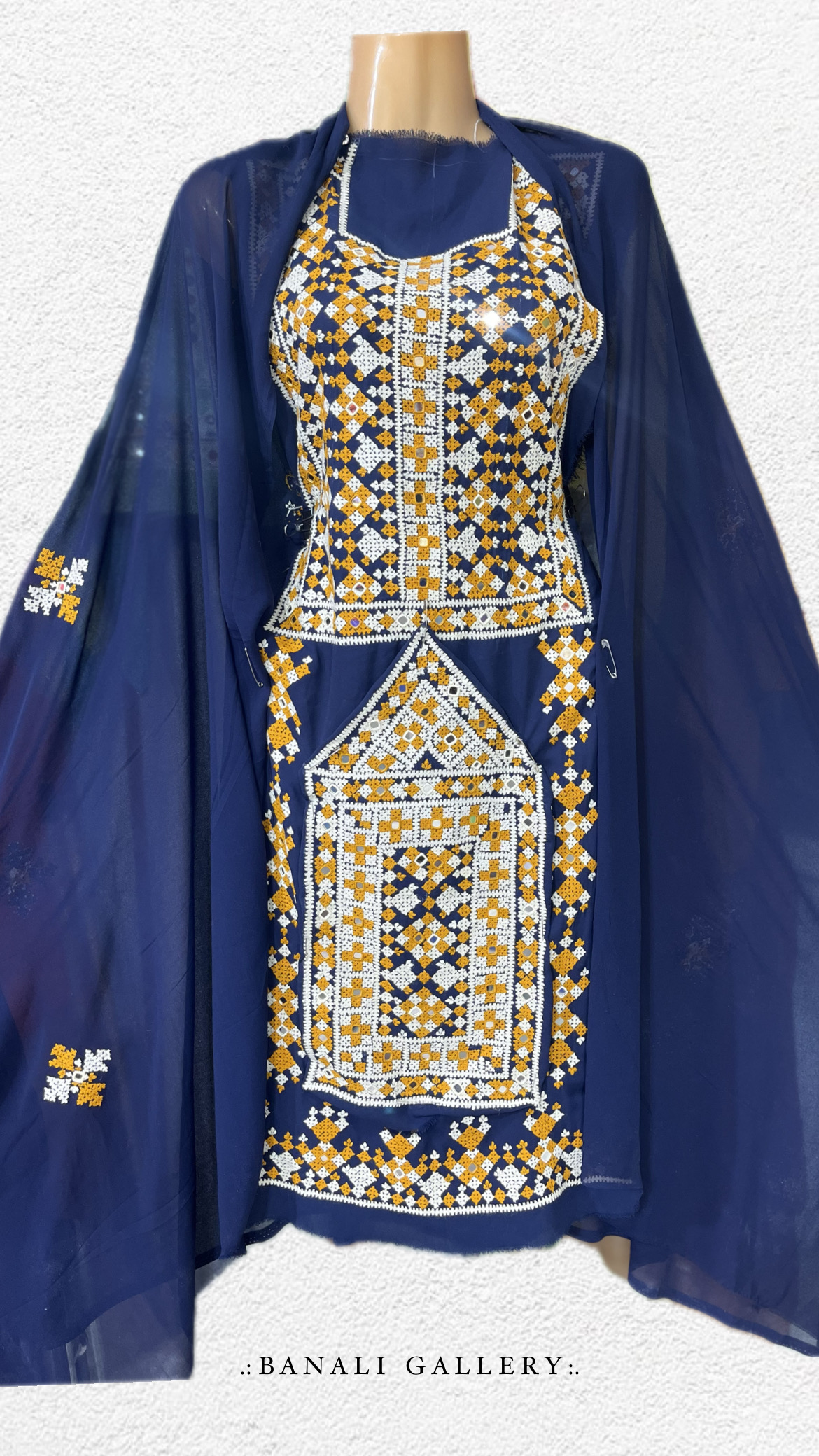 لباس دست دوز بلوچی