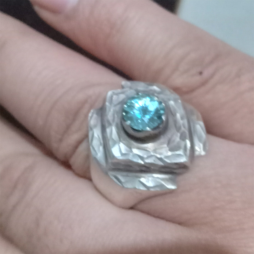 انگشترفاخروزیباکلکسیونی وبی نظیر