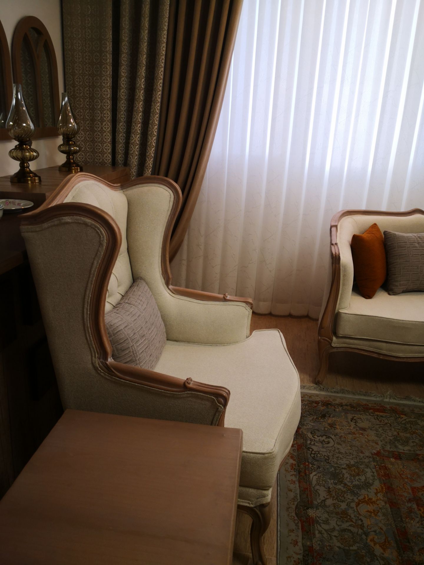 مبلمان نئوکلاسیک ابزاری