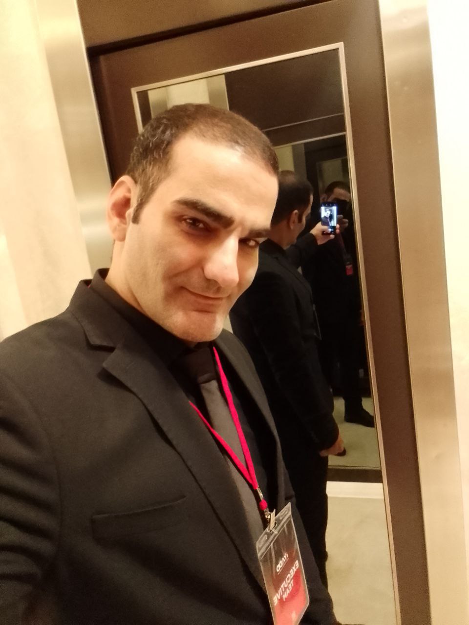 درخواست همکاری به عنوان بادیگارد