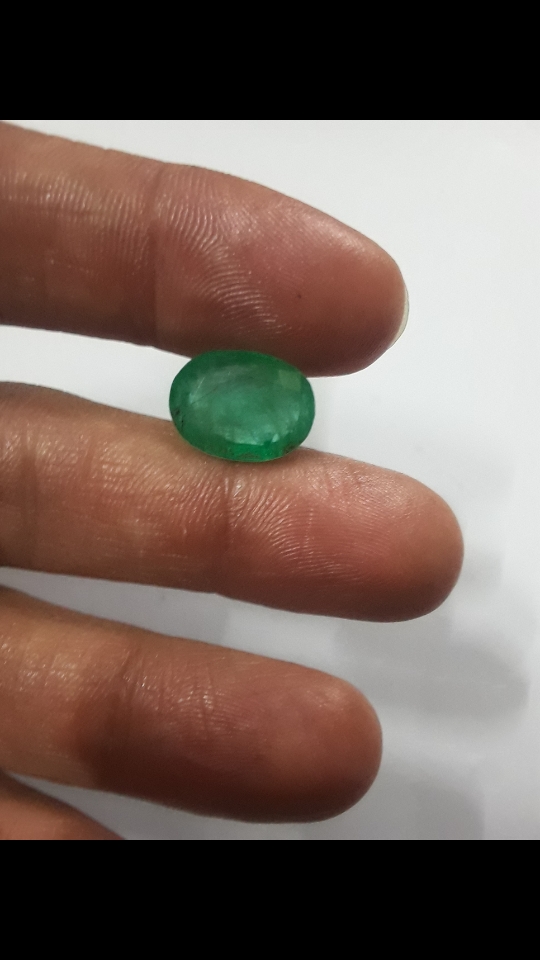 سنگ زمرد همراه با شناسنامه آنالیز 