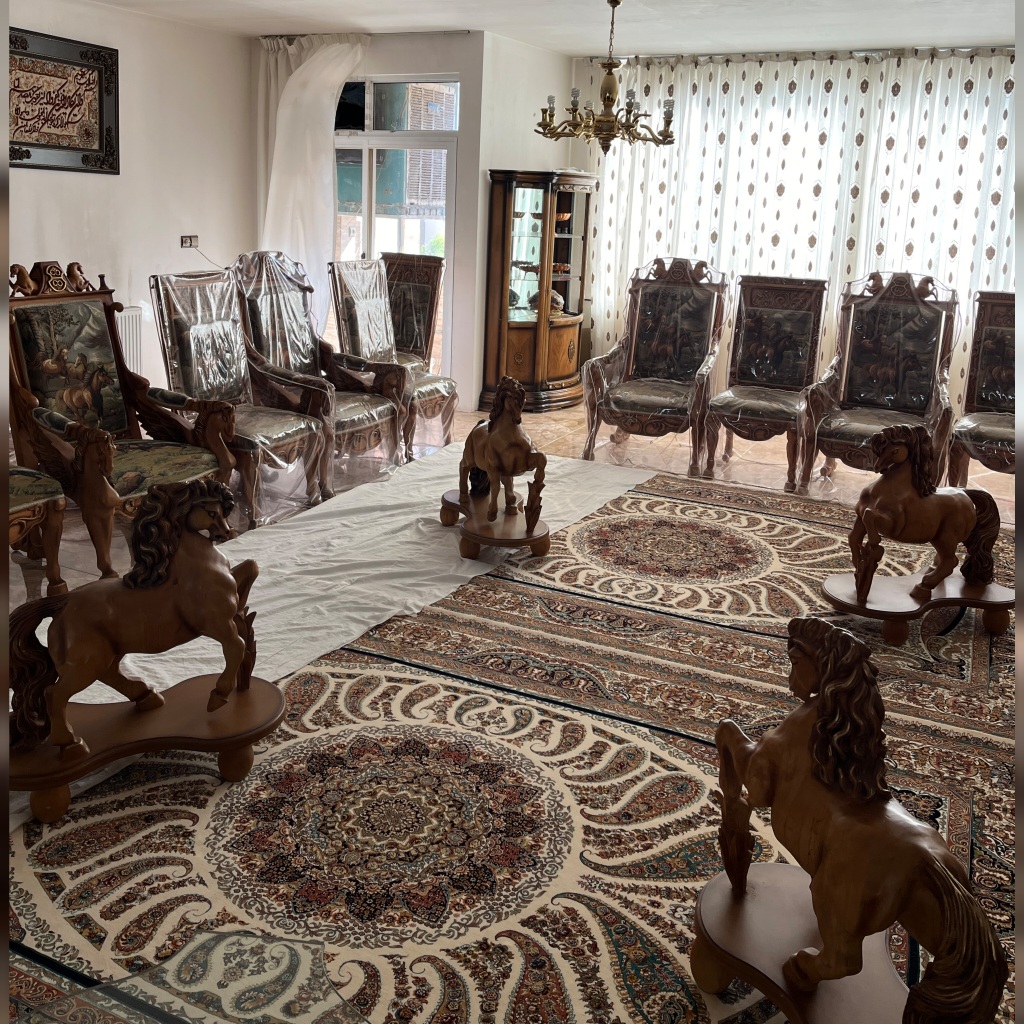 مبلمان چوبی 