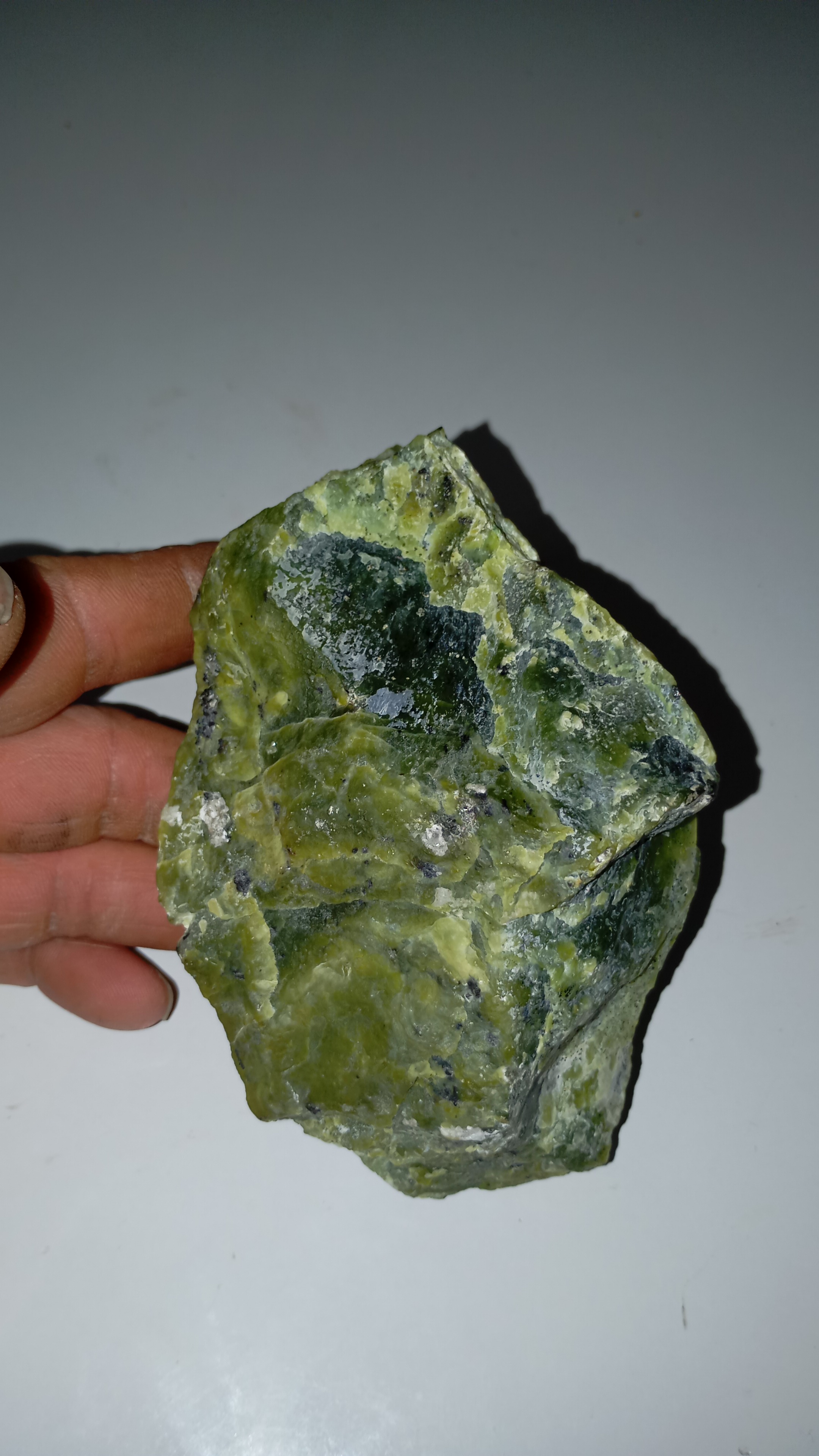 سنگ راف یشم طبیعی به مقدار زیاد
