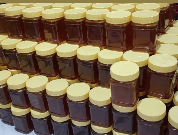 Natural honey عسل طبیعی