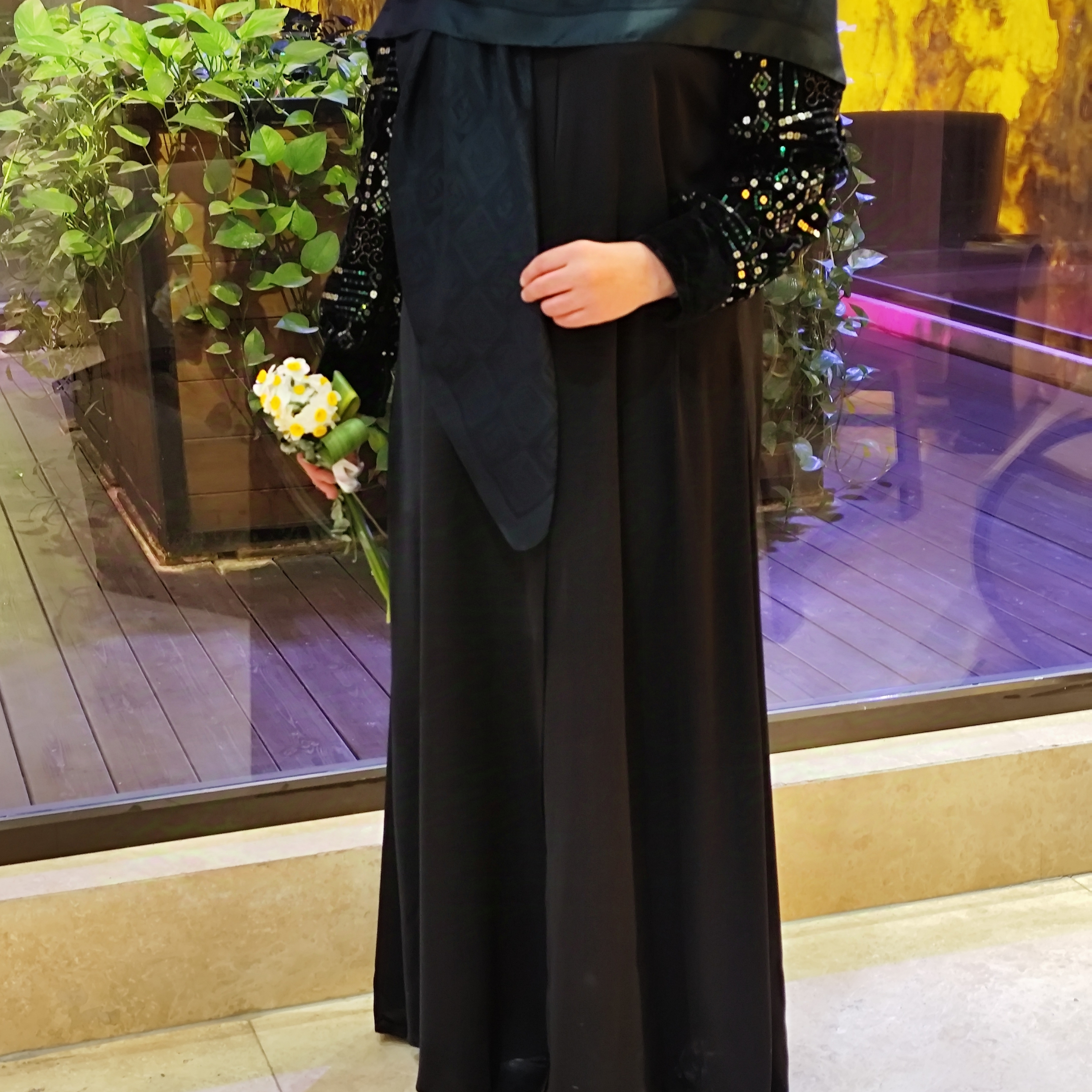 عبا،پیراهن و پوشاک زنانه 