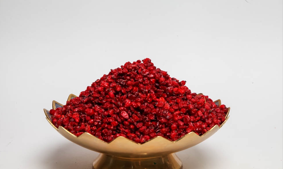 گلاب وعرقیجات سنتی و زرشک