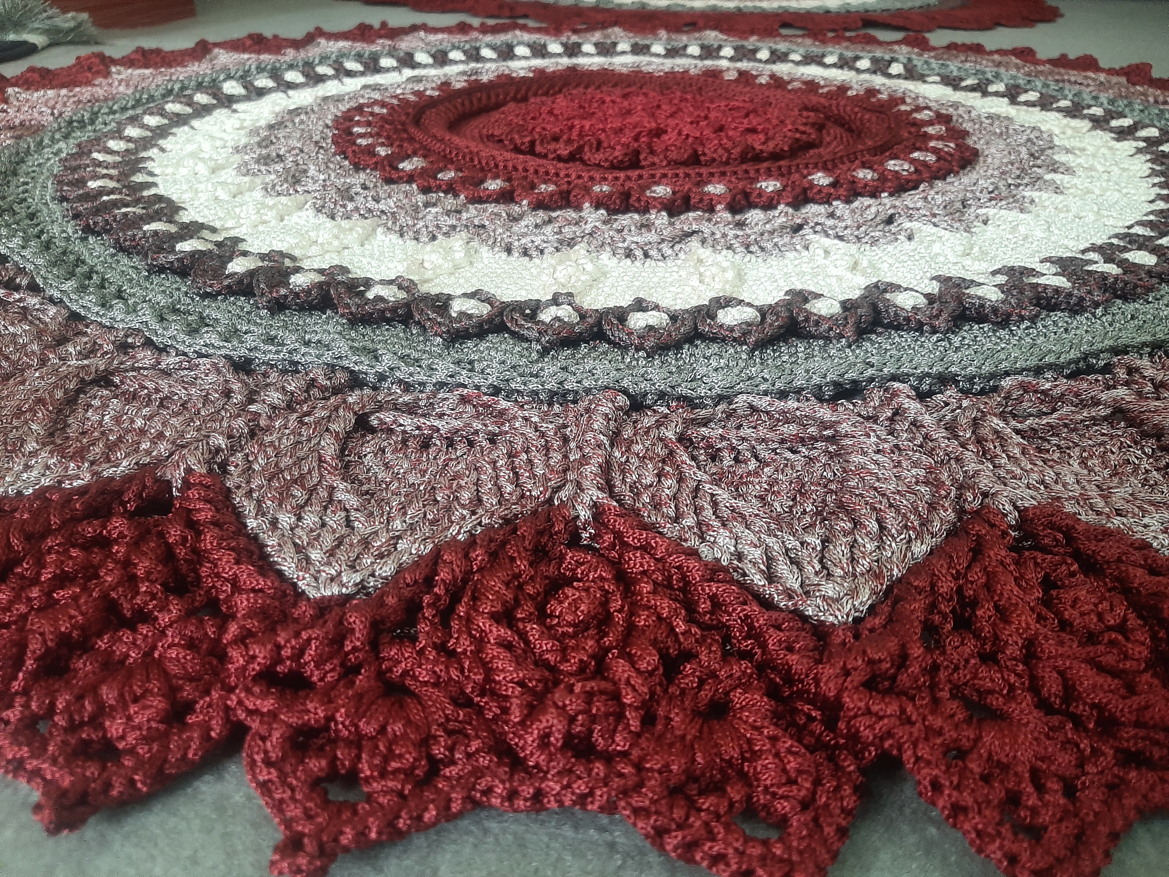 فرشینه و پادری بافتنی