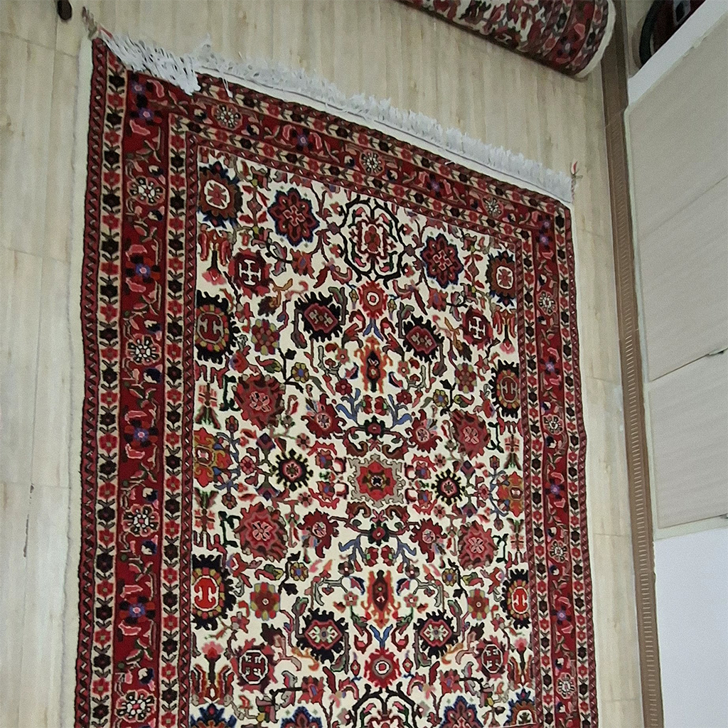 فرش محلی طرح چهار چنگ