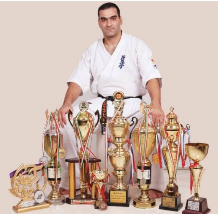 درخواست همکاری به عنوان بادیگارد