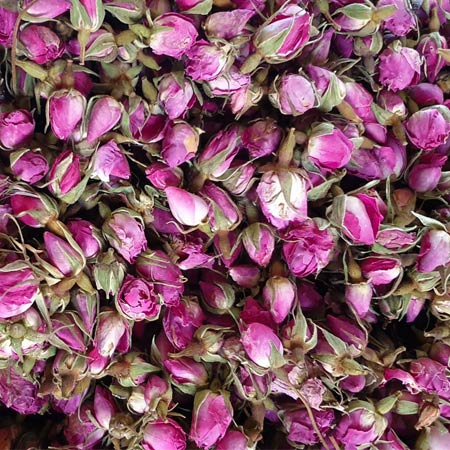 خشکبار و ادویه جات مرغوب 