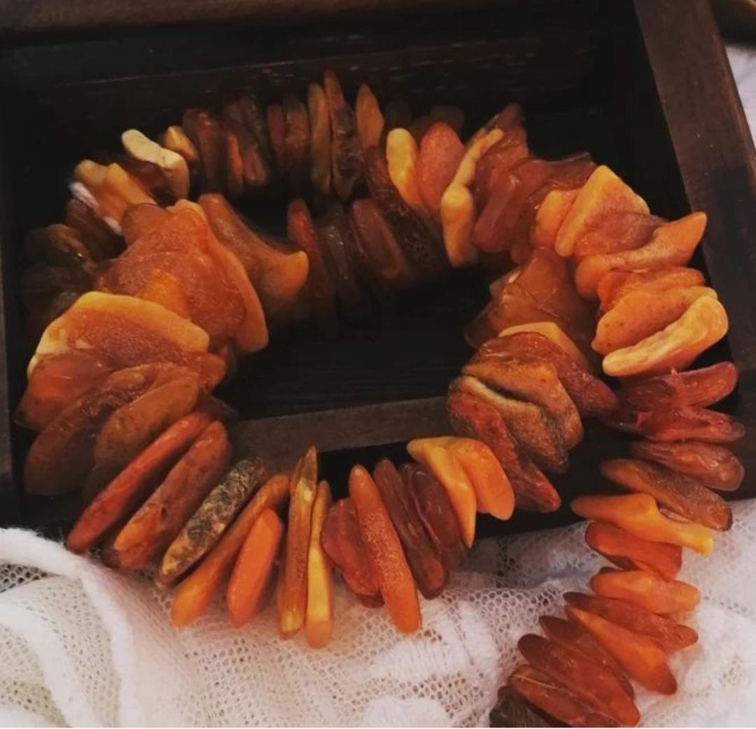 گردنبند سنگ کهربا اصل
