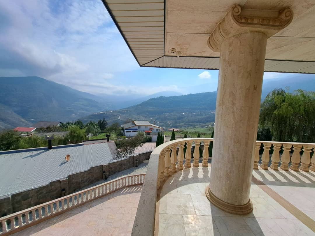 ویلای تمام‌سنگ با سند تک‌برگ