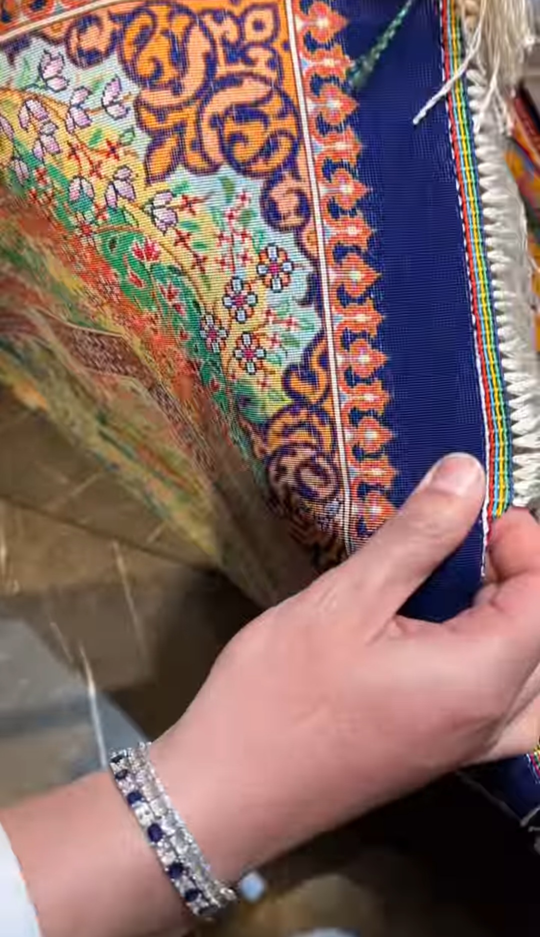 سجادة الحرير الطبيعية في إيران