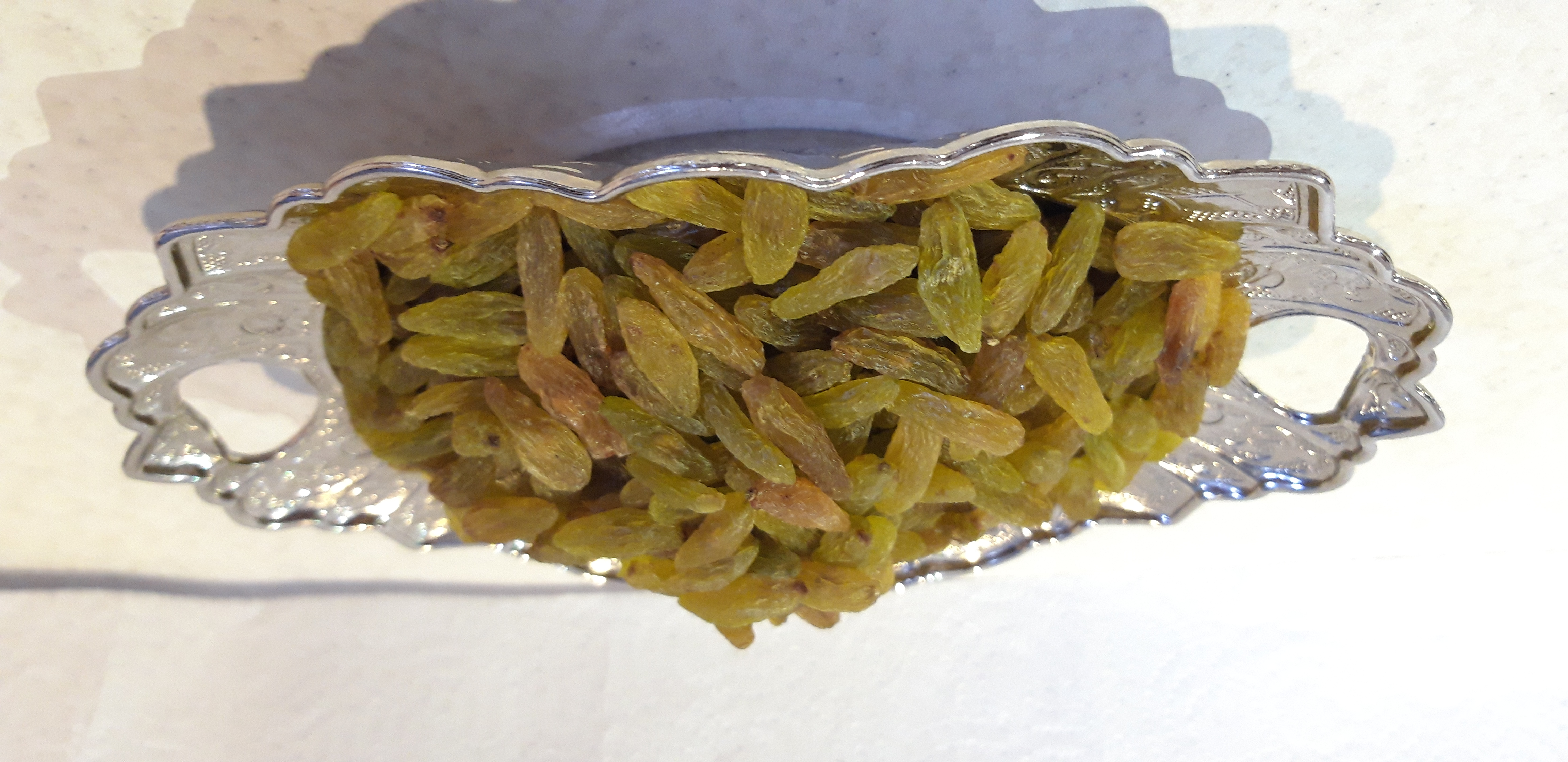 زرشک، کشمش، کشک ، زعفران