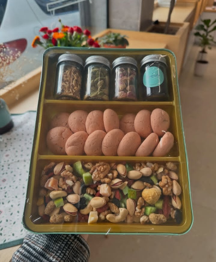 فروش خوشمزه جات 