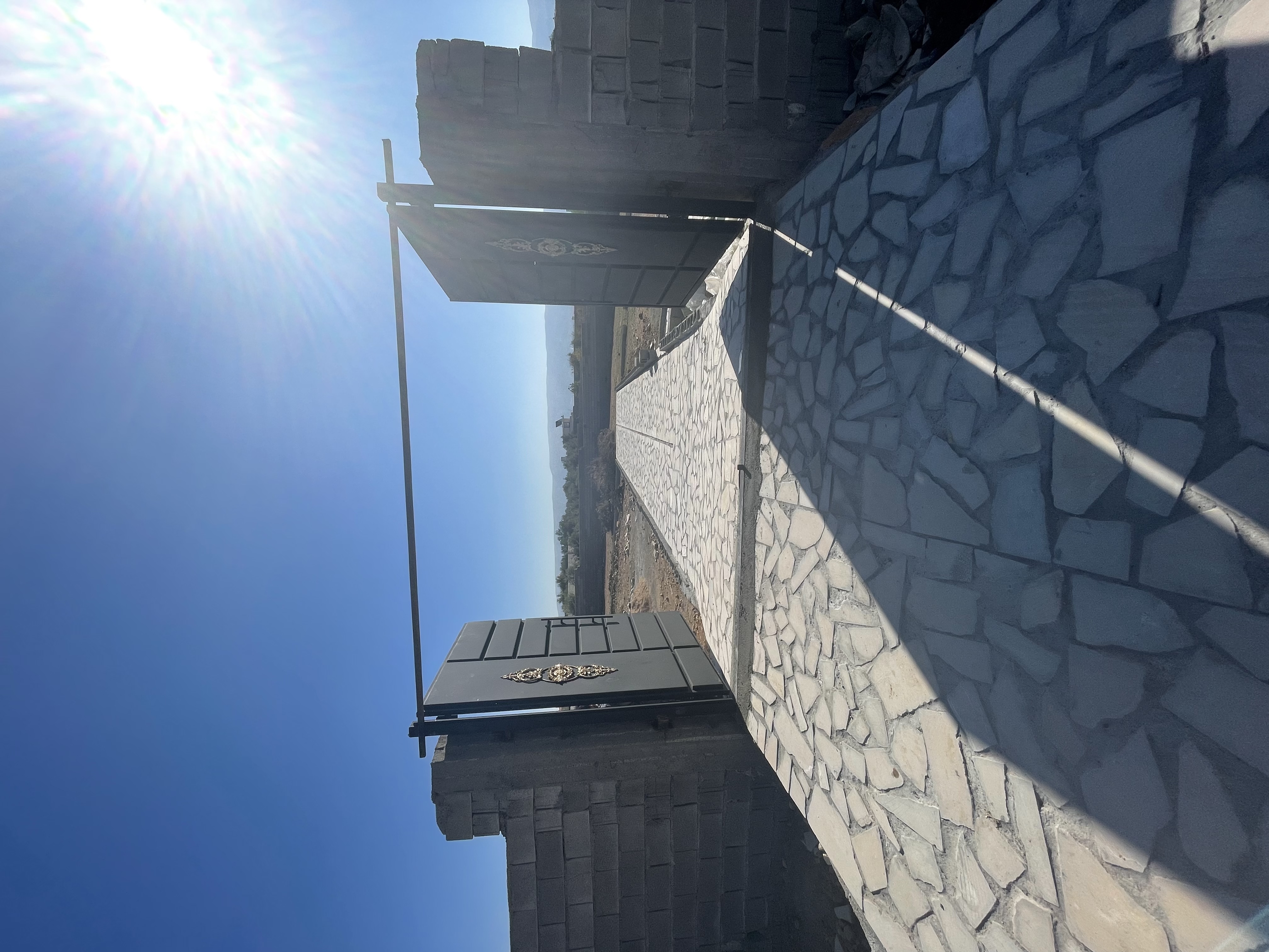 باغ ۱۴۰۰ متری سیاخ دارنگون